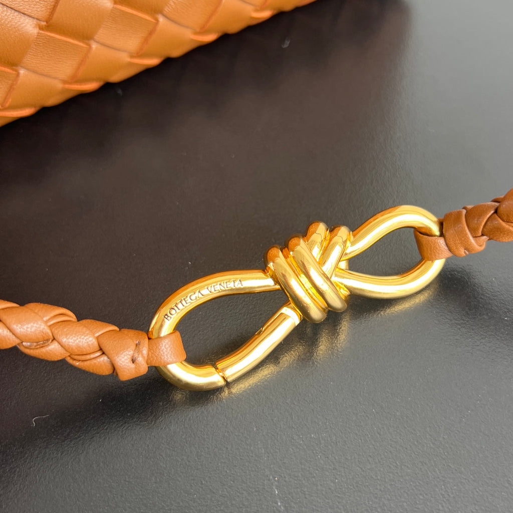BOTTEGA VENETA MEDIUM ANDIAMO 25 IN BURNT ORANGE LAMBSKIN