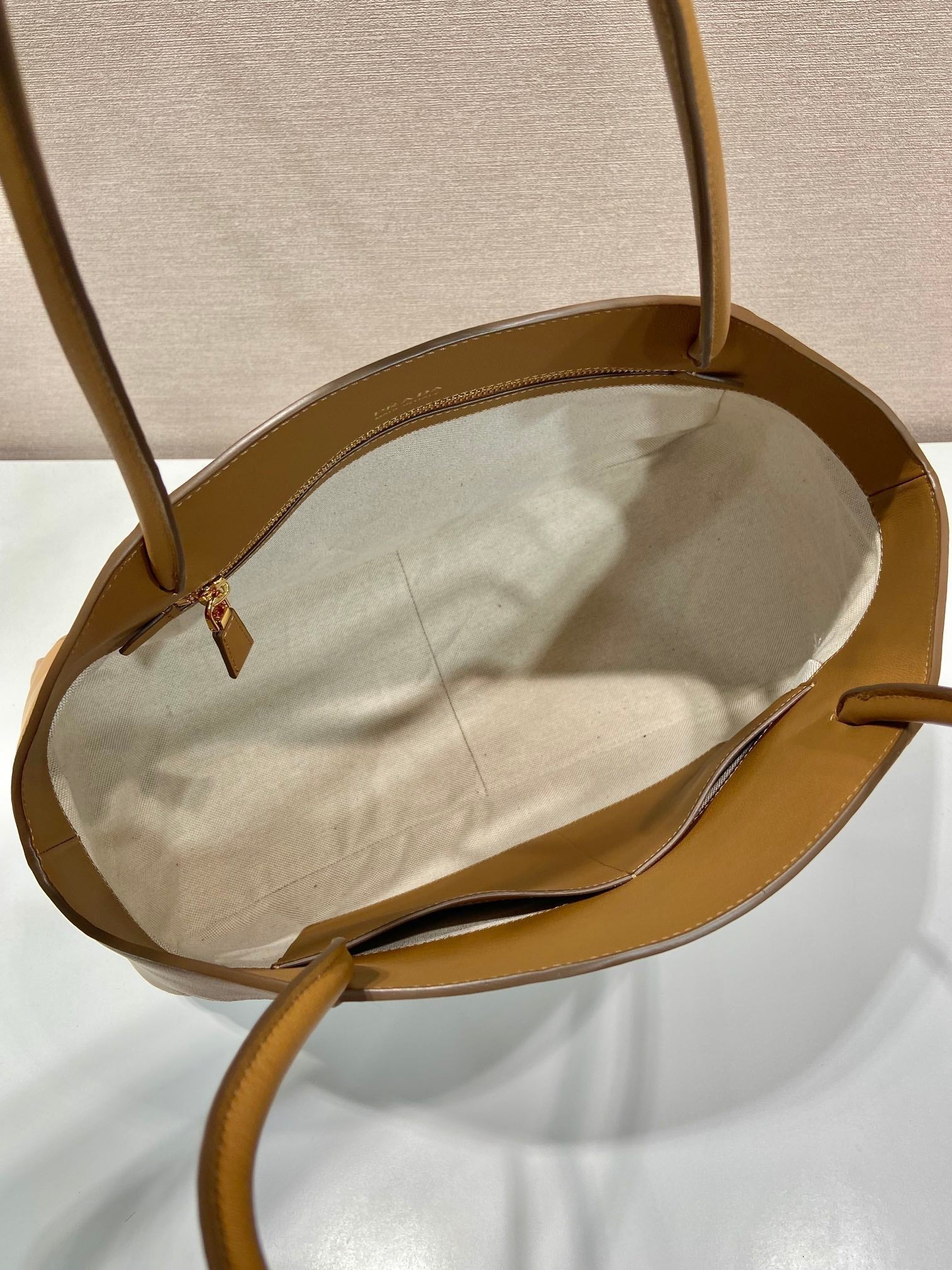 PRADA ELEGANT TOTE BAG 40 IN CIDER BROWN SMOOTH CALFSKIN