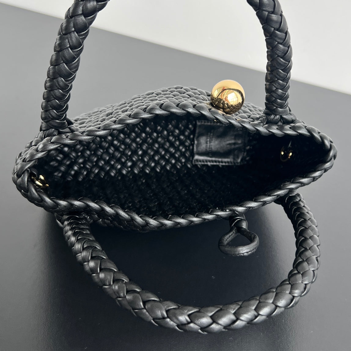 MINI TOSCA 20 IN BLACK CALFSKIN