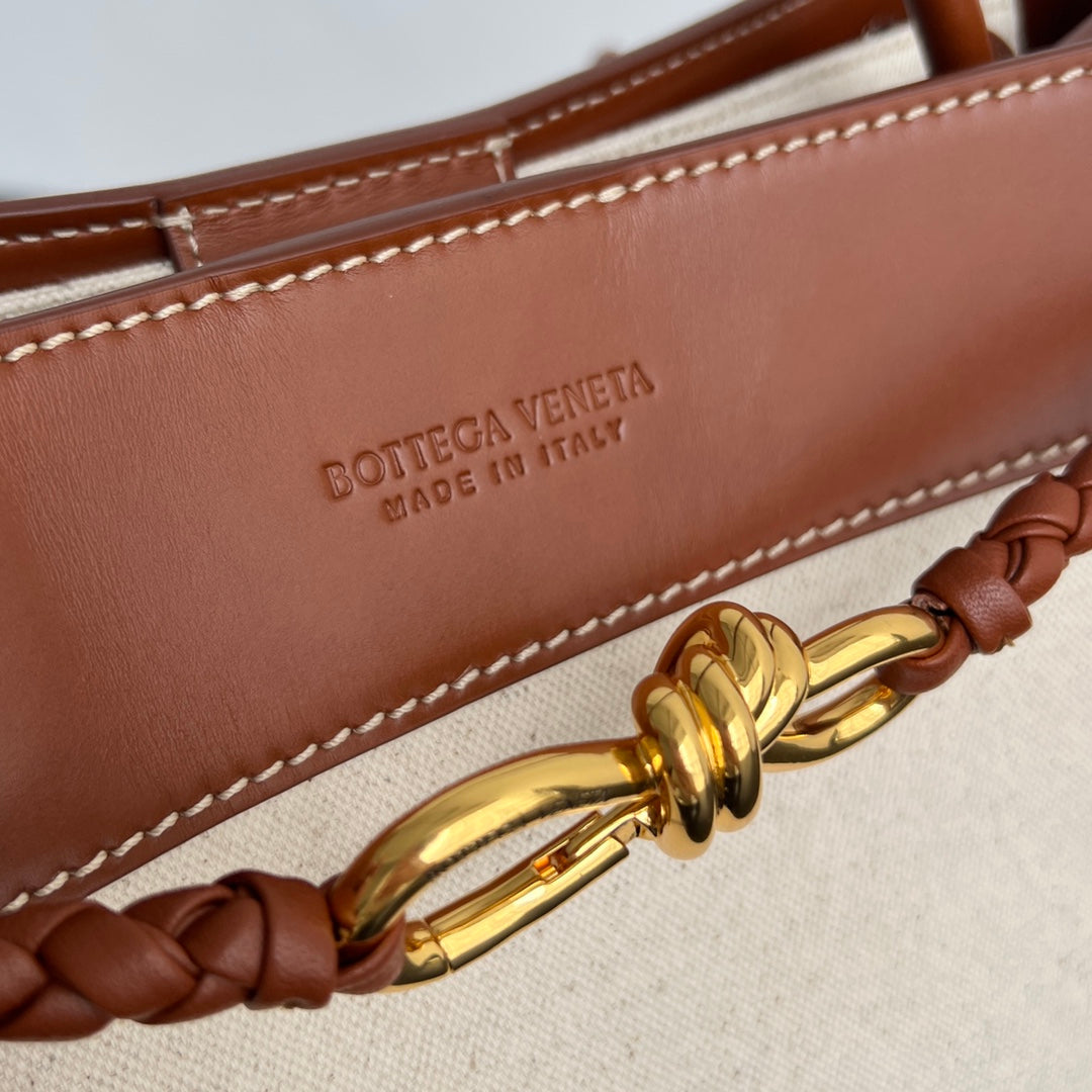 BOTTEGA VENETA SMALL ANDIAMO 25 IN WHITE BROWN CALFSKIN AND CANVAS
