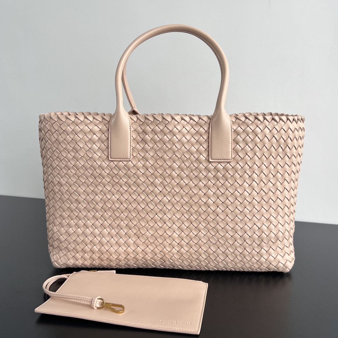 BOTTEGA VENETA LARGE CABAT 51 IN ALMOND BEIGE LAMBSKIN