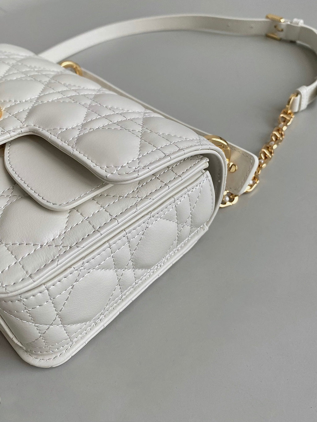 DIOR MINI JOLIE 22 BAG WHITE CALFSKIN