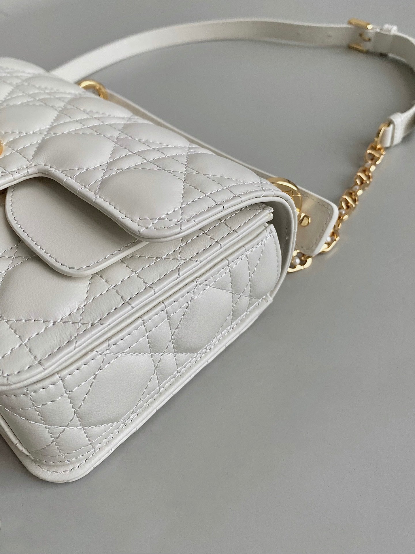 DIOR MINI JOLIE 22 BAG WHITE CALFSKIN