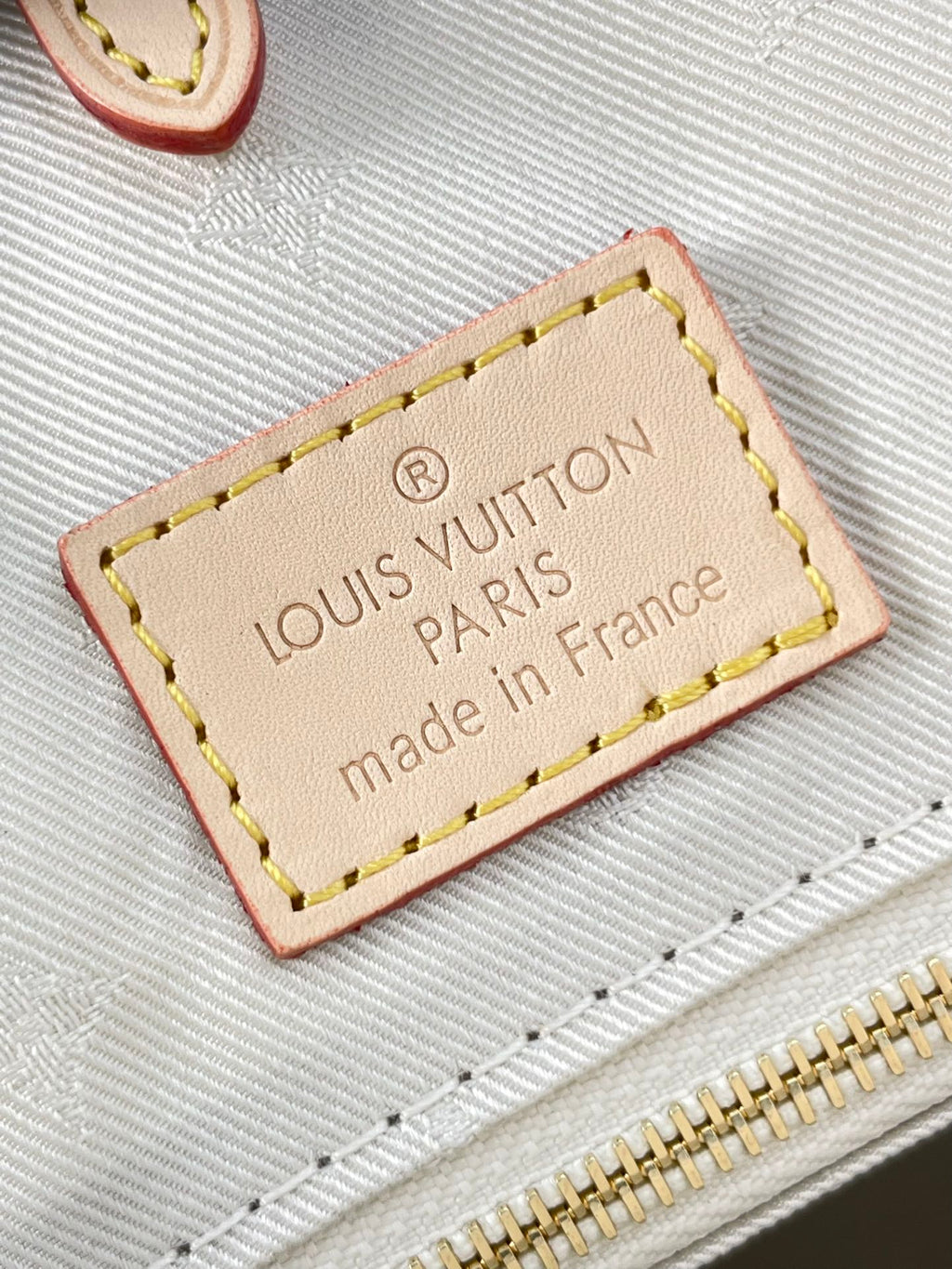 LOUIS VUITTON ONTHEGO MM 35 IN WHITE MONOGRAM JACQUARD FABRIC