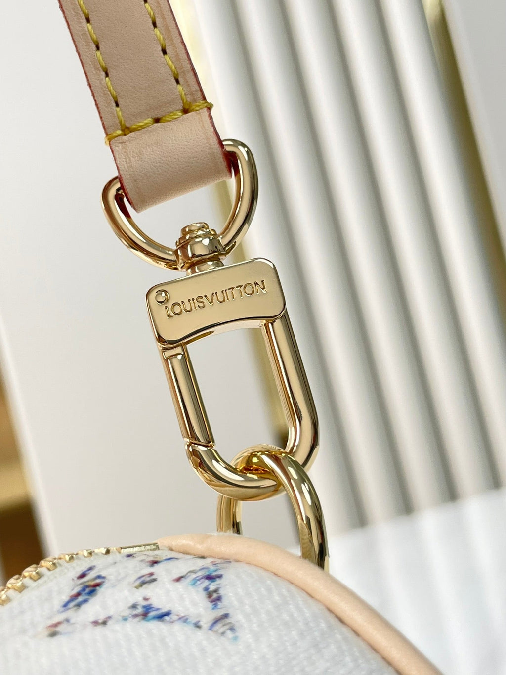 LOUIS VUITTON SPEEDY BANDOULIÈRE 20 IN WHITE MONOGRAM JACQUARD FABRIC AND BEIGE CALFSKIN TRIM