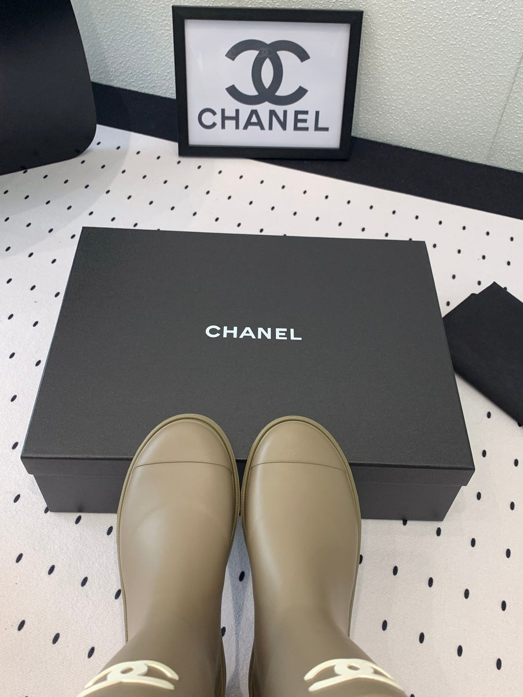 CHANEL rainboot  dark beige