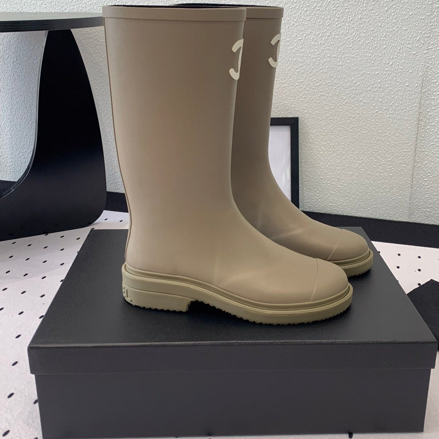 CHANEL rainboot  dark beige