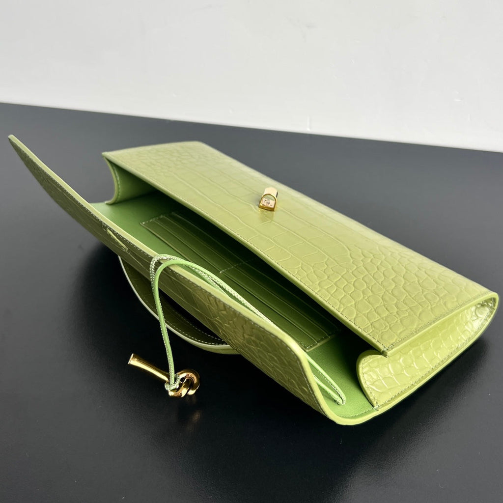 BOTTEGA VENETA ANDIAMO CLUTCH 31 IN BARLEY CORN CROCODILE PATTERN CALFSKIN