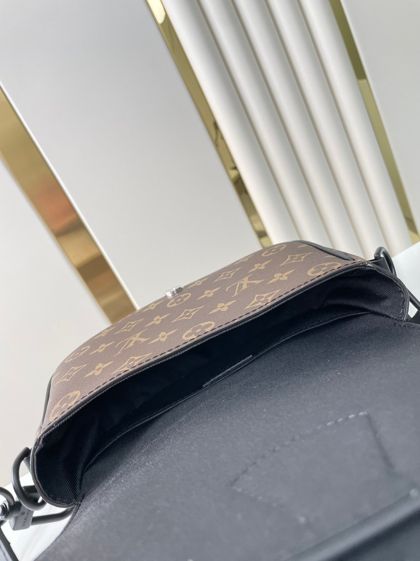LOUIS VUITTON MONTSOURIS MESSENGER PM 20 IN BROWN MONOGRAM CANVAS