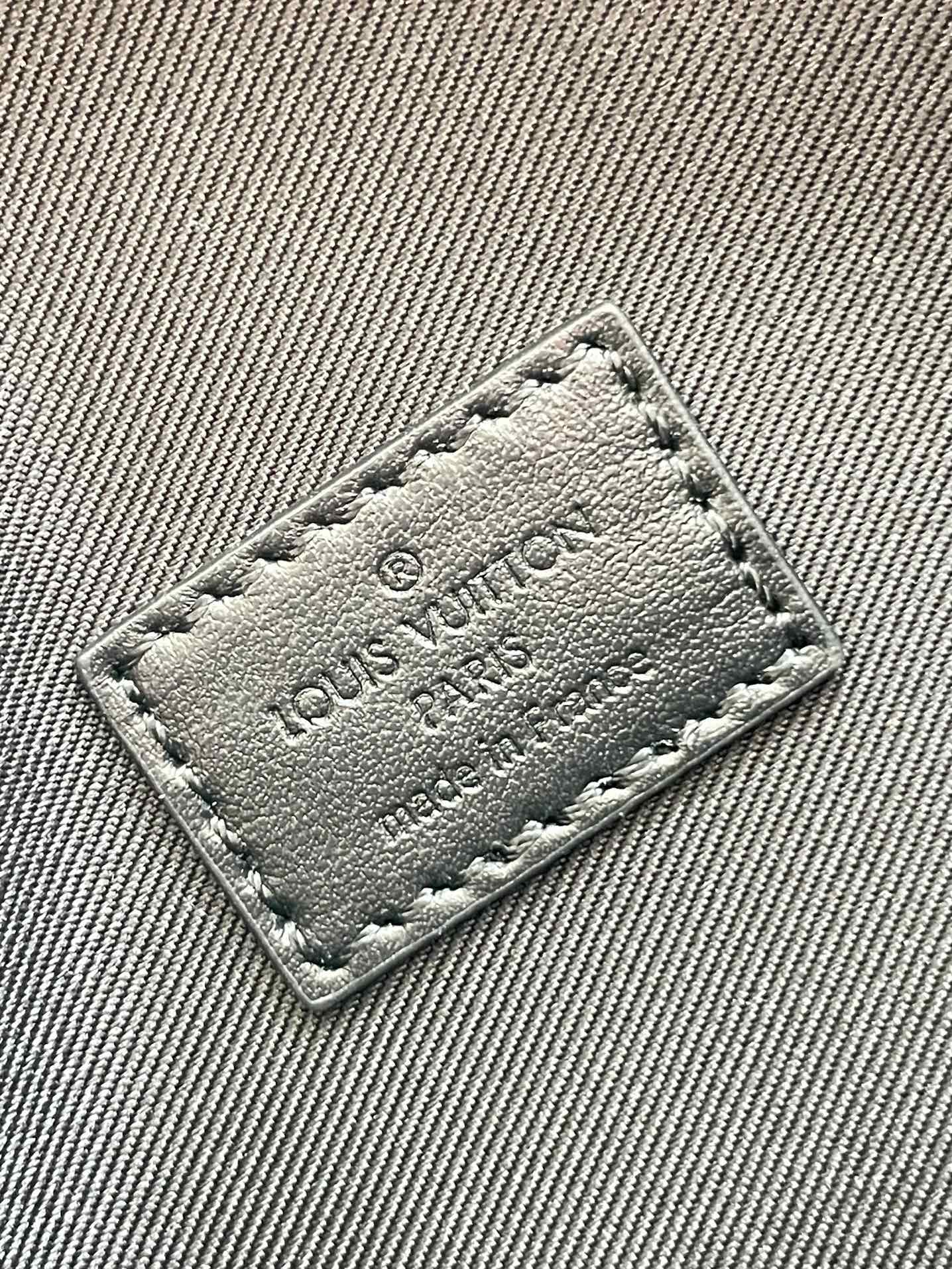 LOUIS VUITTON MONTSOURIS WEARABLE WALLET 22 IN GUN METAL MONOGRAM ECLIPSE CANVAS