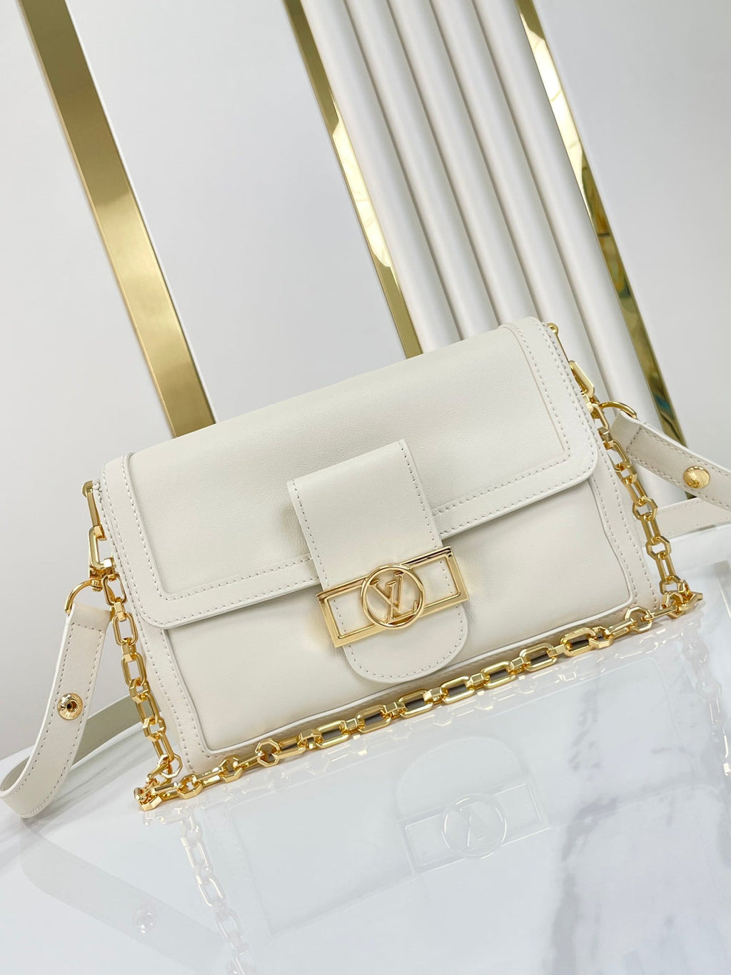 LOUIS VUITTON DAUPHINE SOFT MM 24 IN WHITE SMOOTH LAMBSKIN GOLD HARDWARE