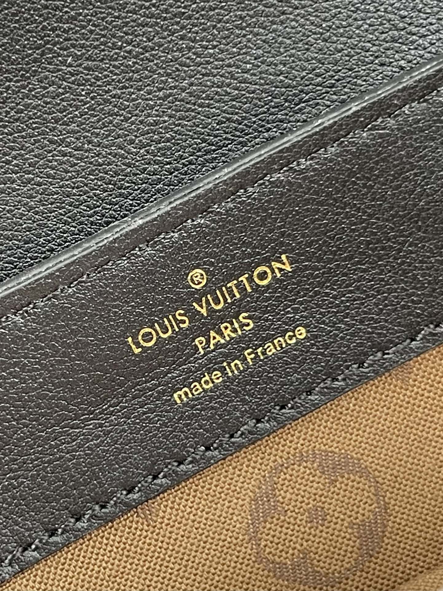 LOUIS VUITTON DAUPHINE SOFT MM 24 IN BLACK SMOOTH LAMBSKIN GOLD HARDWARE