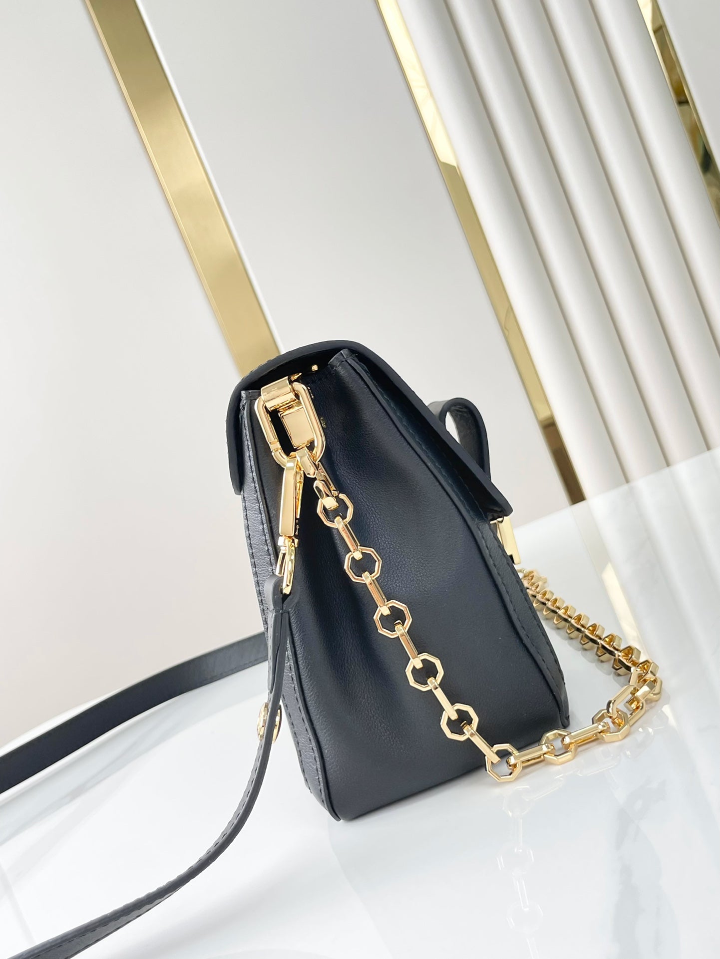 LOUIS VUITTON DAUPHINE SOFT MM 24 IN BLACK SMOOTH LAMBSKIN GOLD HARDWARE