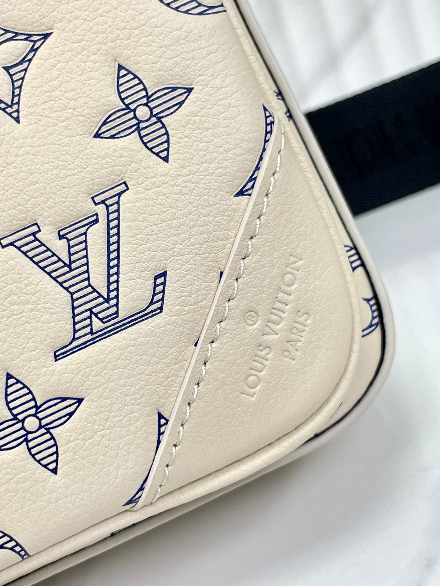 LOUIS VUITTON TRIO MESSENGER 25 IN CREAM BLUE MONOGRAM SHADOW CALFSKIN