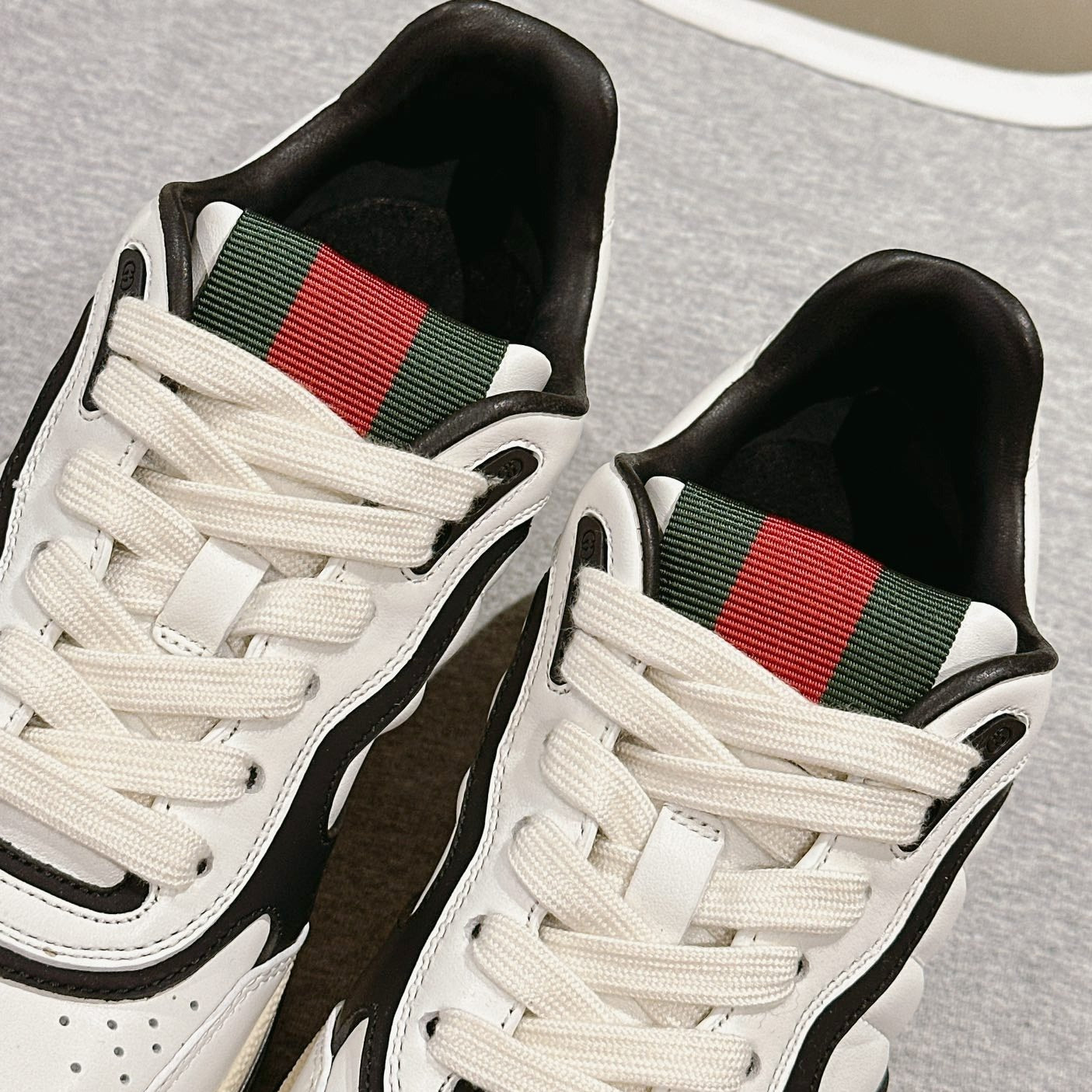 GUCCI Retro sneakers WHite Black