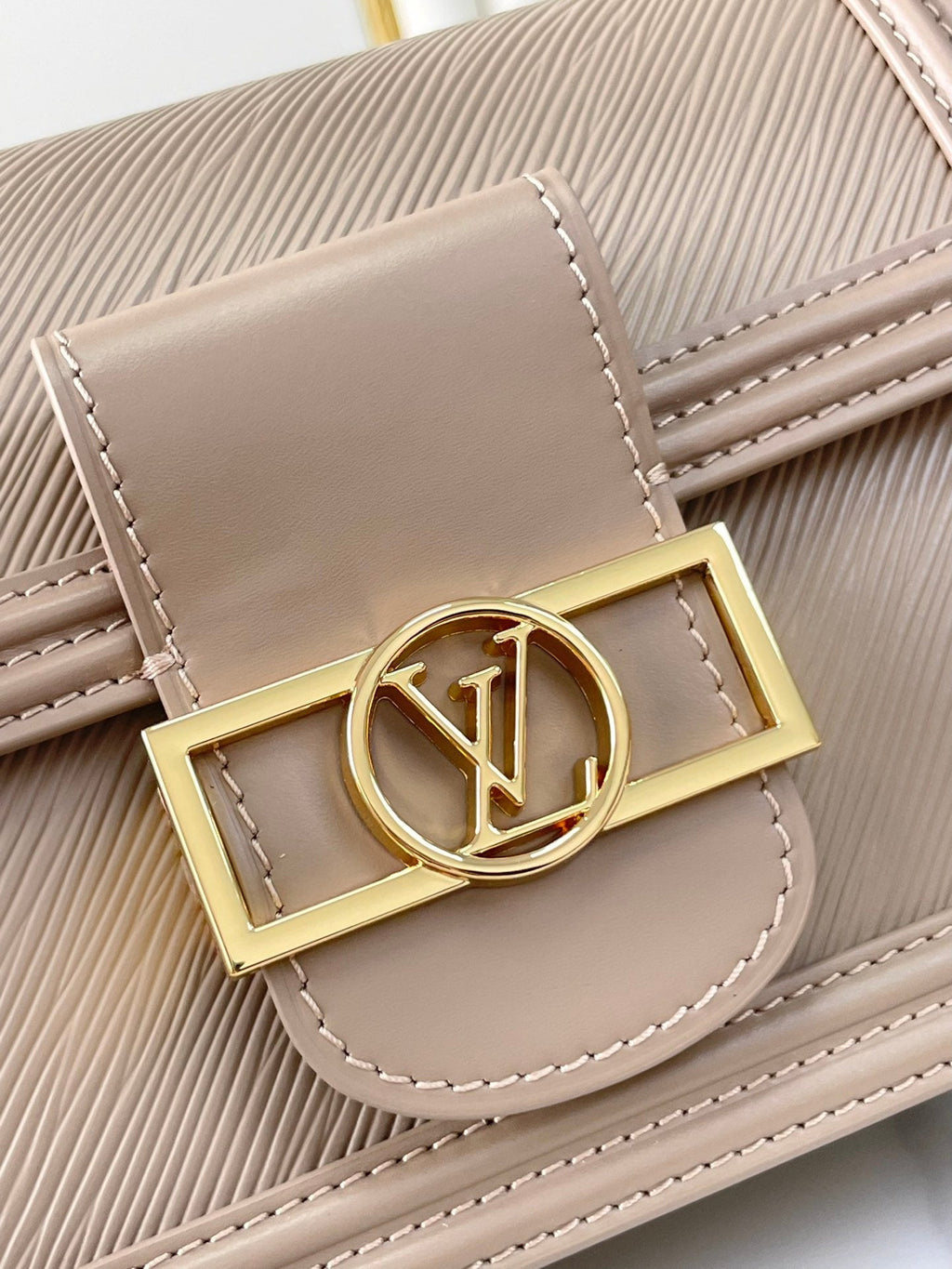LOUIS VUITTON DAUPHINE MINI 20 IN MEDIUM BROWN EPI GRAINED CALFSKIN GOLD HARDWARE