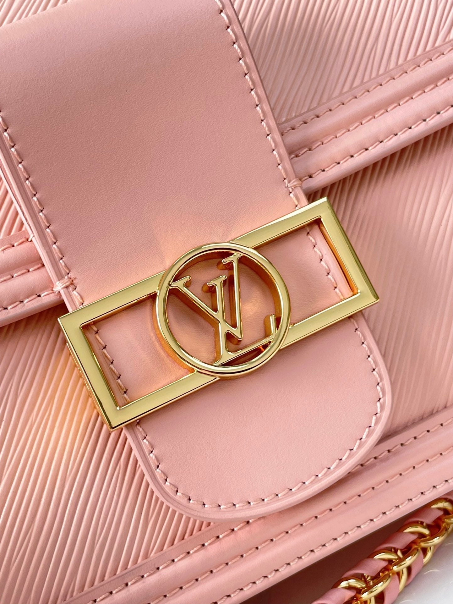 LOUIS VUITTON DAUPHINE MM 25 IN LIGHT PINK EPI GRAINED CALFSKIN GOLD HARDWARE