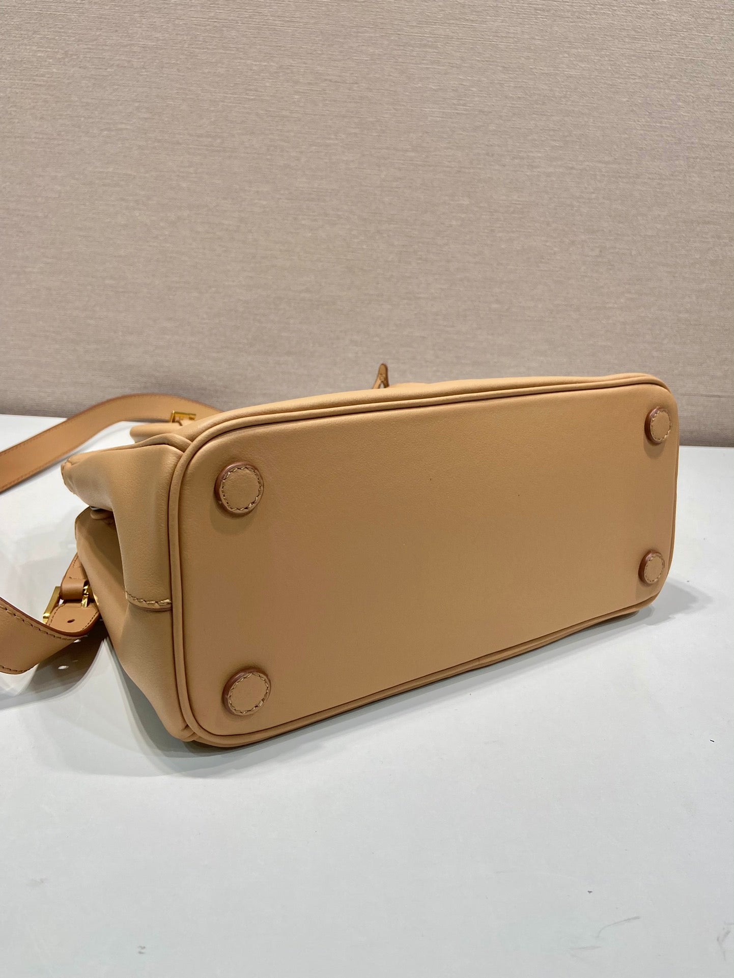 PRADA MEDIUM GALLERIA BAG 28 IN CIDER BROWN SMOOTH CALFSKIN GOLD HARDWARE