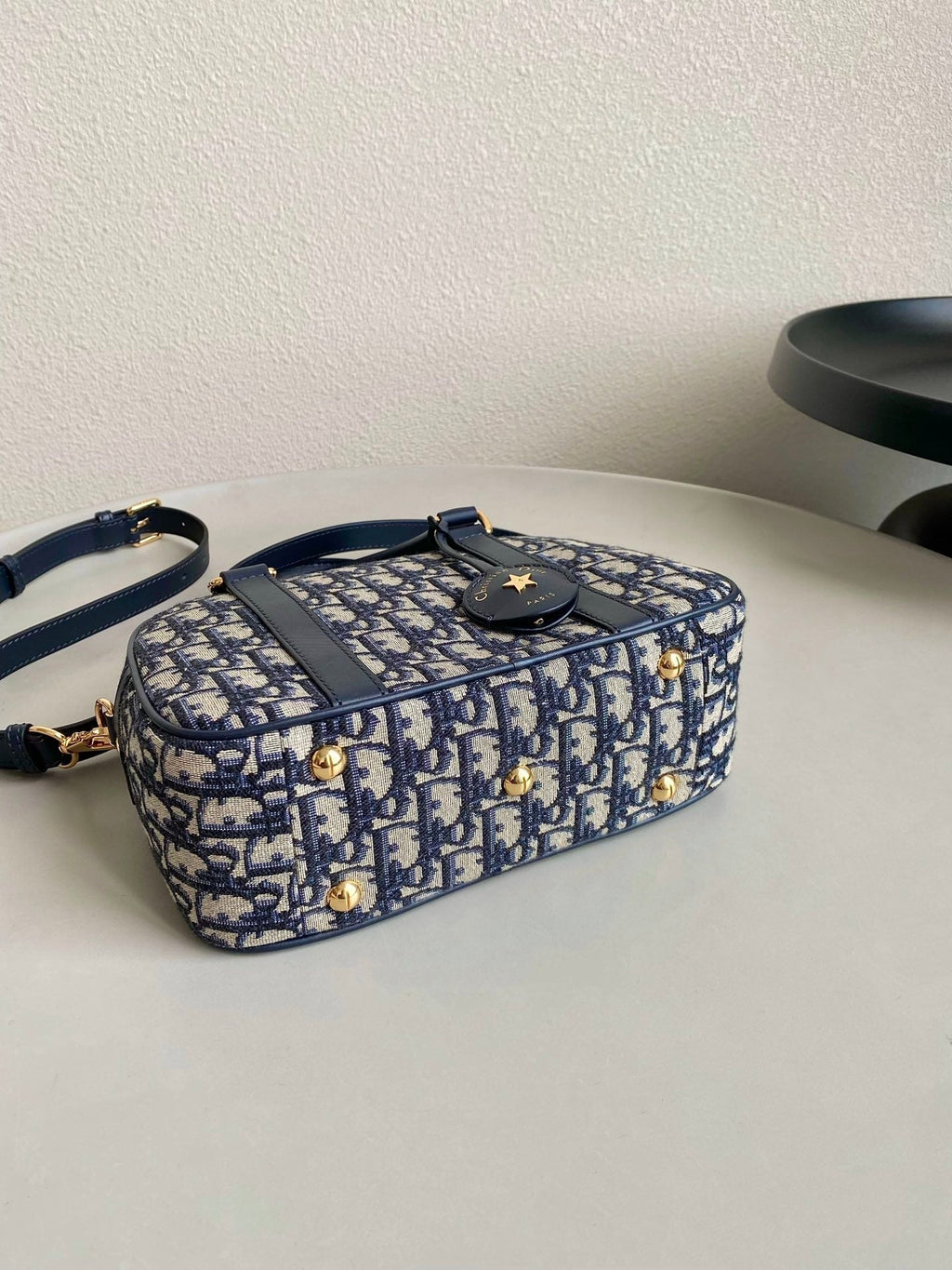 DIOR MEDIUM D-VIBE BOWLING BAG 25 BLUE JACQUARD