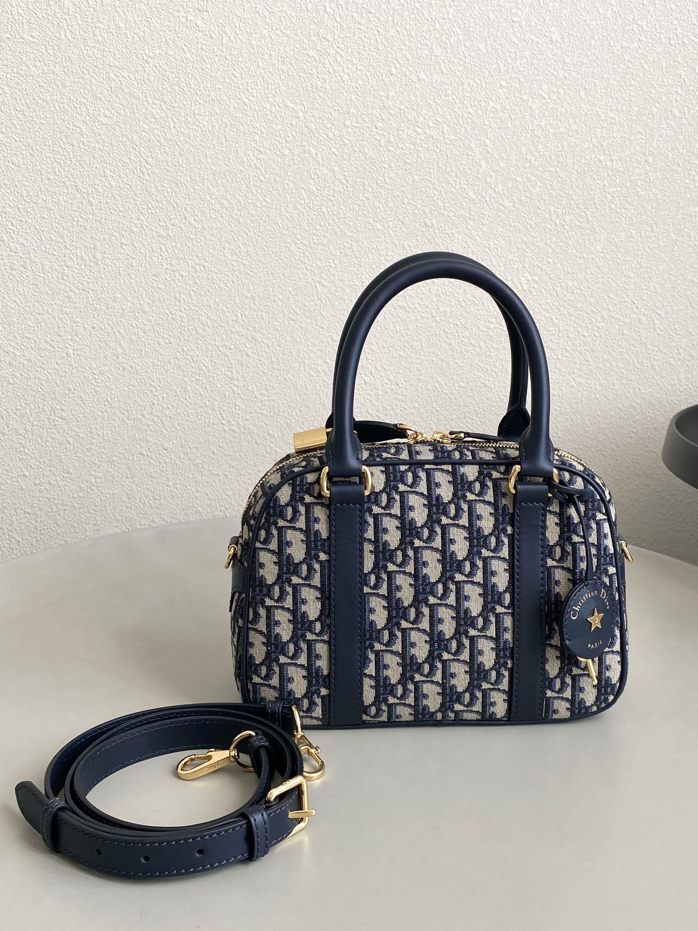 DIOR MEDIUM D-VIBE BOWLING BAG 25 BLUE JACQUARD