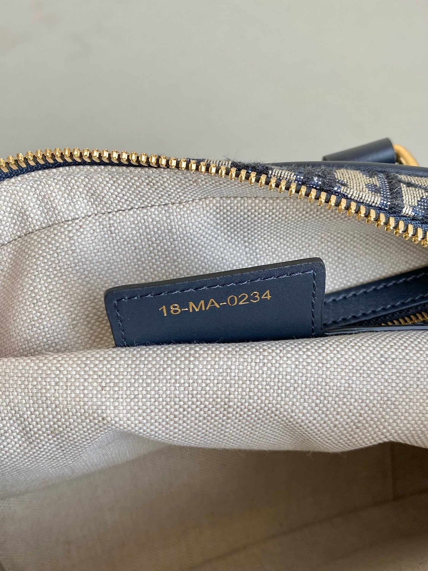 DIOR MEDIUM D-VIBE BOWLING BAG 25 BLUE JACQUARD