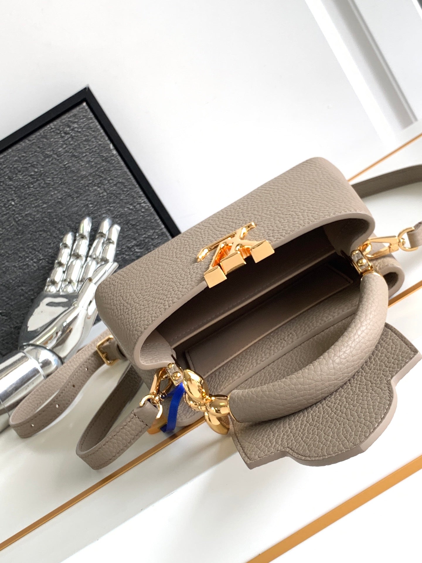 LOUIS VUITTON CAPUCINES MINI 21 IN KHAKI BROWN TAURILLON GOLD HARDWARE