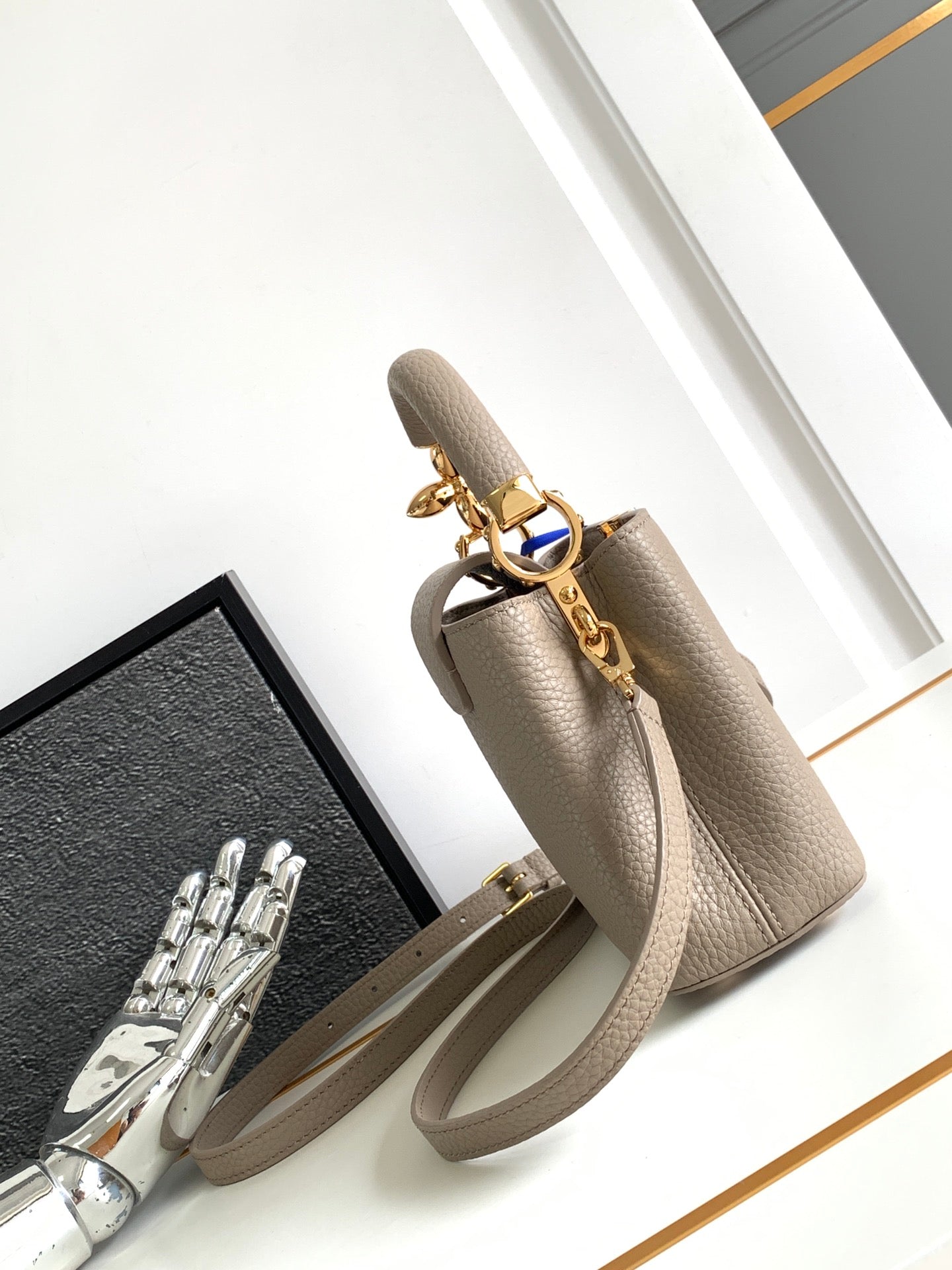 LOUIS VUITTON CAPUCINES MINI 21 IN KHAKI BROWN TAURILLON GOLD HARDWARE