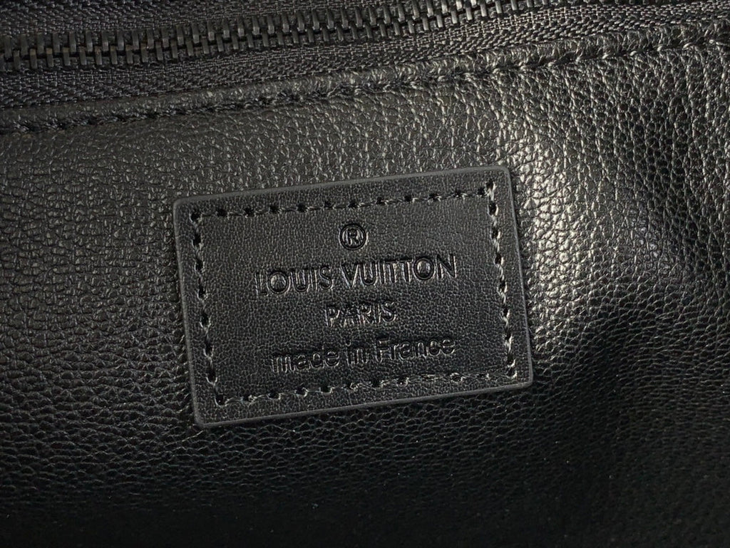 LOUIS VUITTON DOPP KIT 28 IN GUN METAL MONOGRAM ECLIPSE CANVAS AND TURQUOISE CALFSKIN TRIM