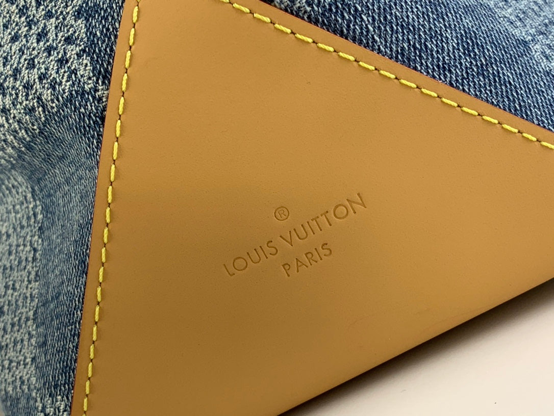 LOUIS VUITTON WEEKEND TOTE BAG 43 IN BLUE DAMIER DENIM 3D