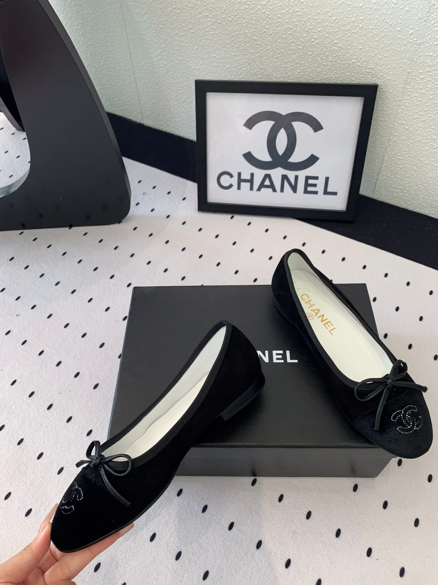 CHANEL BALLET FLAT BLACK VELVET