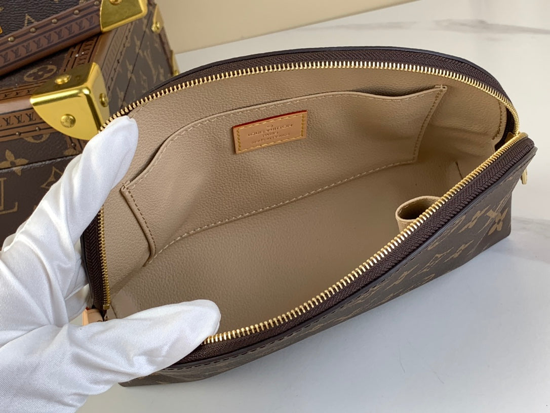 LOUIS VUITTON COSMETIC POUCH 22 IN BROWN MONOGRAM CANVAS