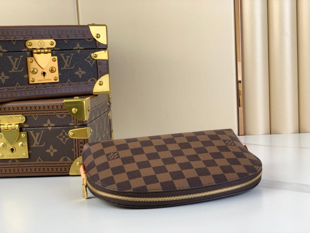 LOUIS VUITTON COSMETIC POUCH 22 IN BROWN DAMIER EBENE CANVAS