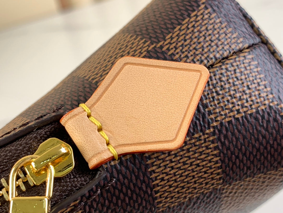 LOUIS VUITTON COSMETIC POUCH 22 IN BROWN DAMIER EBENE CANVAS