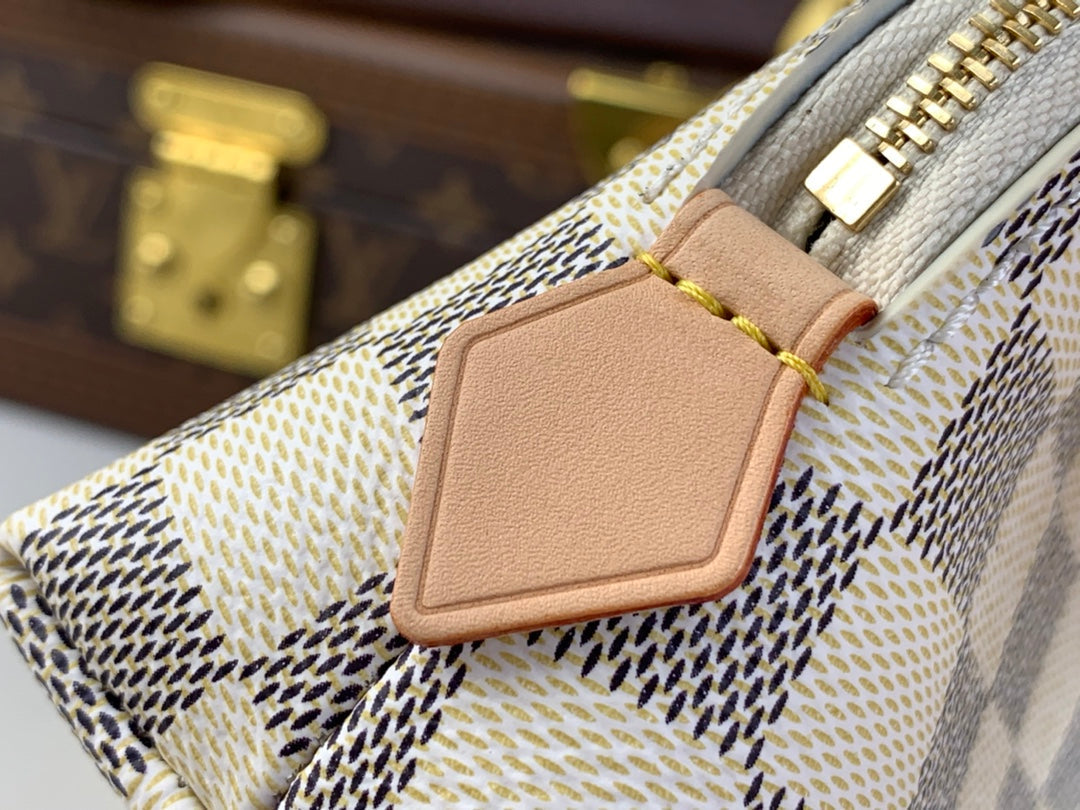 LOUIS VUITTON COSMETIC POUCH PM 19 IN WHITE GRAY DAMIER AZUR CANVAS