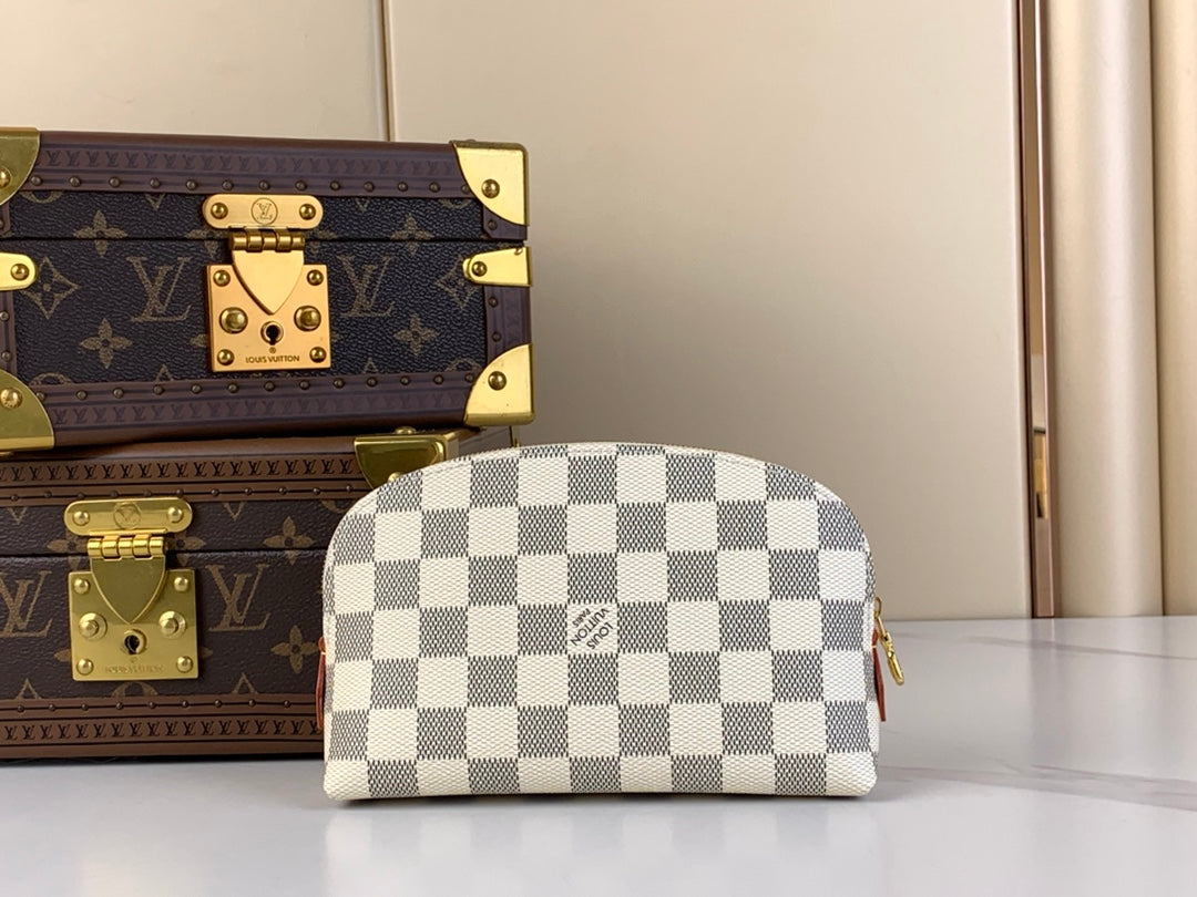 LOUIS VUITTON COSMETIC POUCH PM 19 IN WHITE GRAY DAMIER AZUR CANVAS