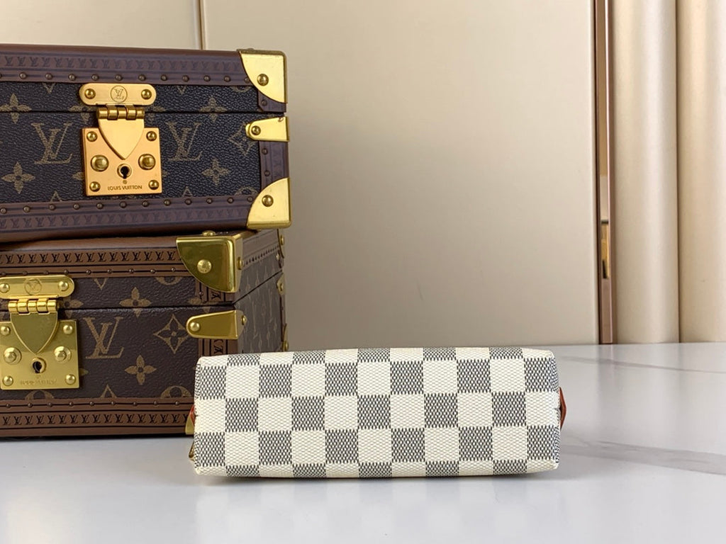 LOUIS VUITTON COSMETIC POUCH PM 19 IN WHITE GRAY DAMIER AZUR CANVAS