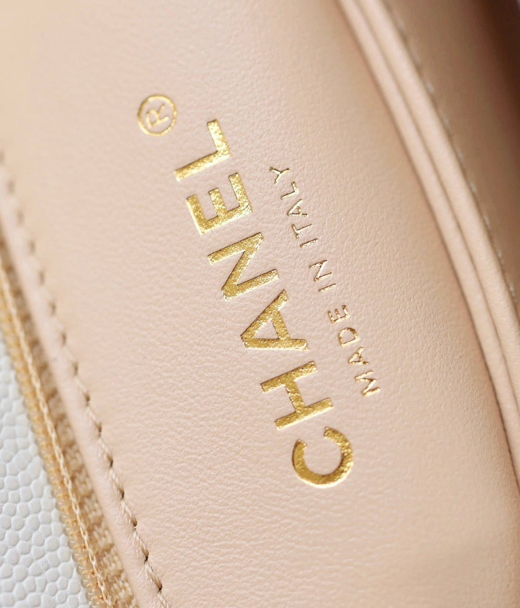 CHANEL 25S FLAP BAG 24 CM IN WHITE LAMBSKIN WITH GOLD HARDWARE