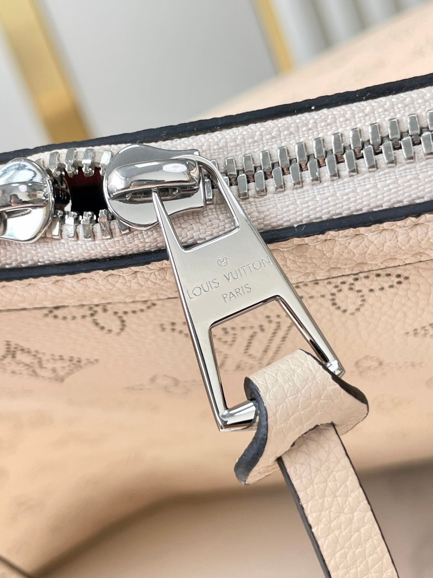 LOUIS VUITTON HAND IT ALL MM 32 IN CREAM MONOGRAM PERFORATE CALFSKIN SILVER HARDWARE