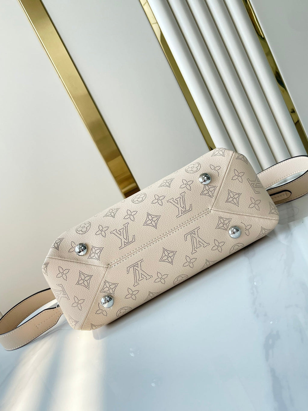 LOUIS VUITTON HAND IT ALL PM 29 IN BEIGE MONOGRAM PERFORATE CALFSKIN SILVER HARDWARE