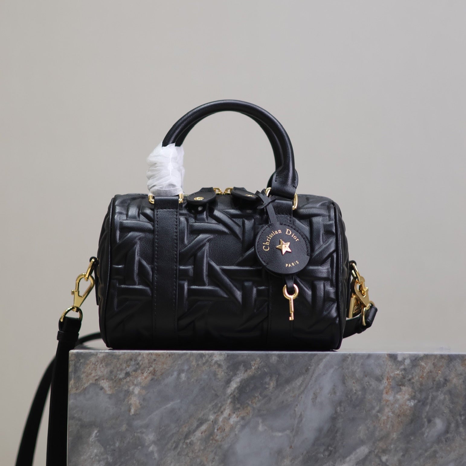 DIOR MEDIUM GROOVE BAG 20 IN BLACK MACROCANNAGE CALFSKIN WITH GOLD HARDWARE