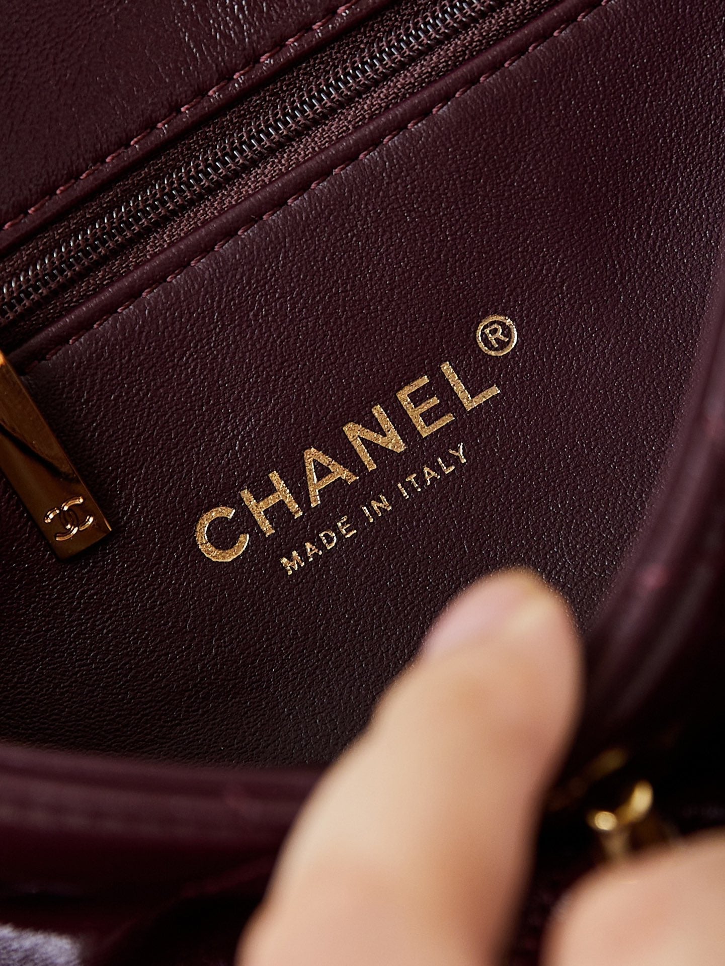 CHANEL FLAP BAG WITH TOP HANDLE 25 IN WINE RED OIL-WAX LAMBSKIN GOLD HARDWARE