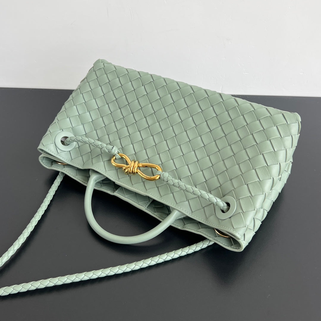 BOTTEGA VENETA SMALL ANDIAMO 29 IN CEDALON GREEN LAMBSKIN