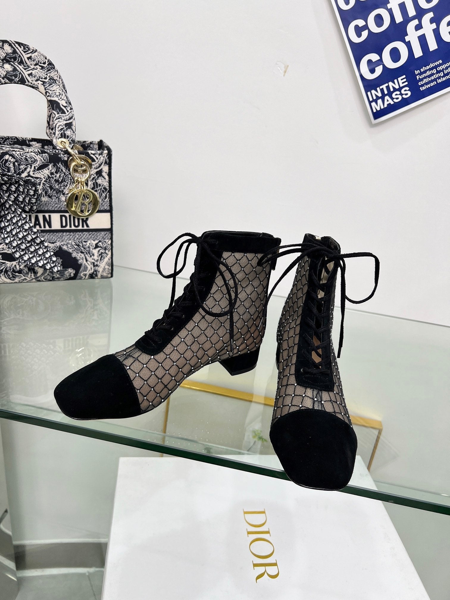 DIOR NAUGHTILY-D HEELED ANKLE BOOT IN BLACK EMBROIDERED MESH AND SUEDE 35 MM