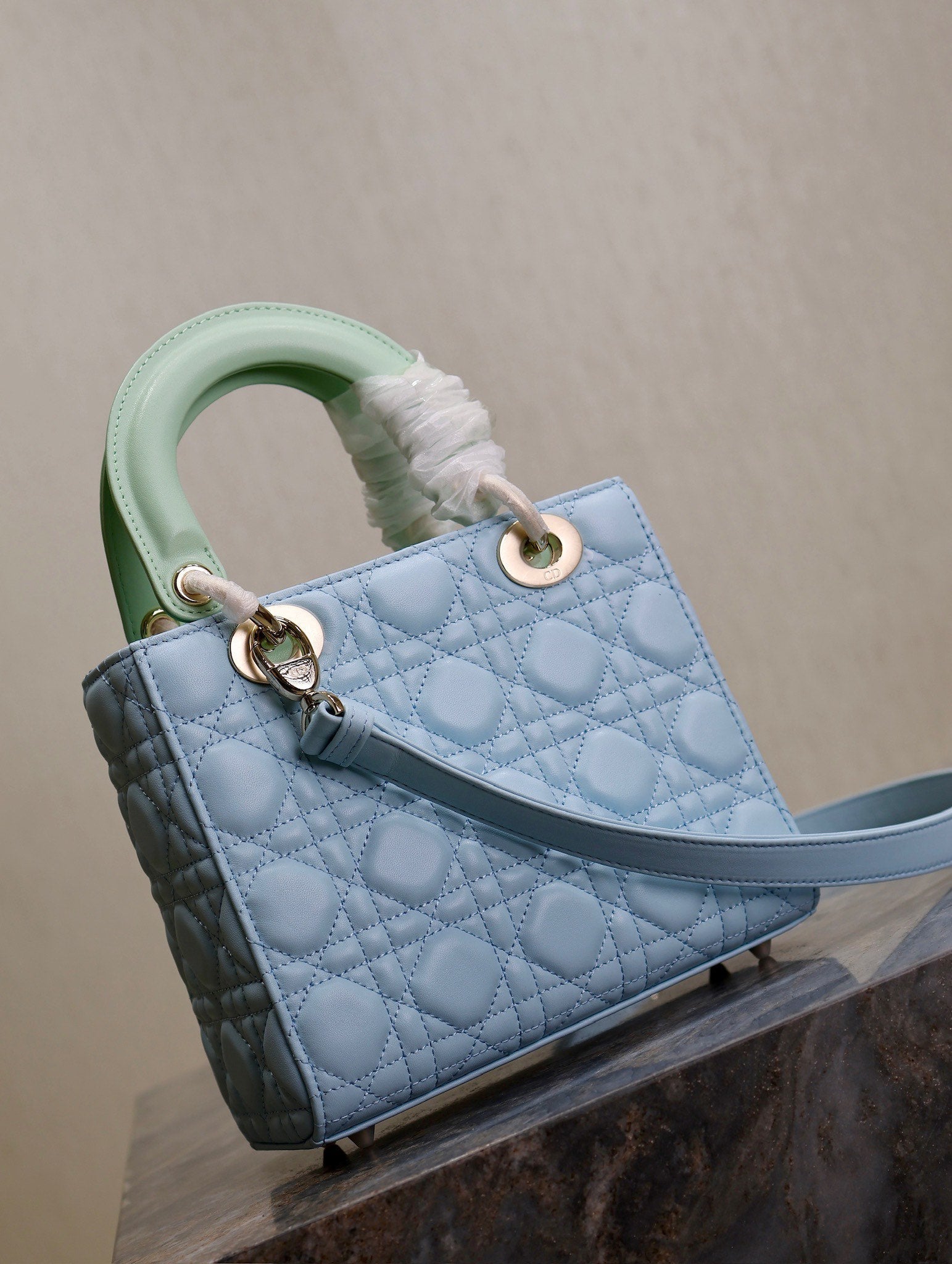 DIOR MEDIUM LADY BAG 20 IN BABY BLUE QUILTED MACROCANNAGE CALFSKIN GREEN STRAP