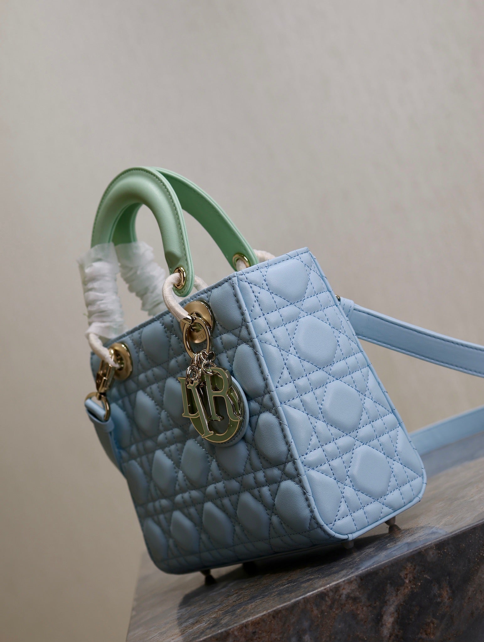 DIOR MEDIUM LADY BAG 20 IN BABY BLUE QUILTED MACROCANNAGE CALFSKIN GREEN STRAP