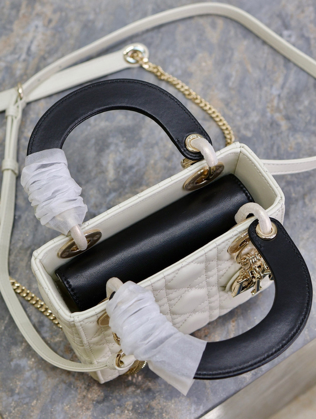 DIOR MINI LADY BAG 17 IN WHITE QUILTED MACROCANNAGE CALFSKIN BLACK STRAP