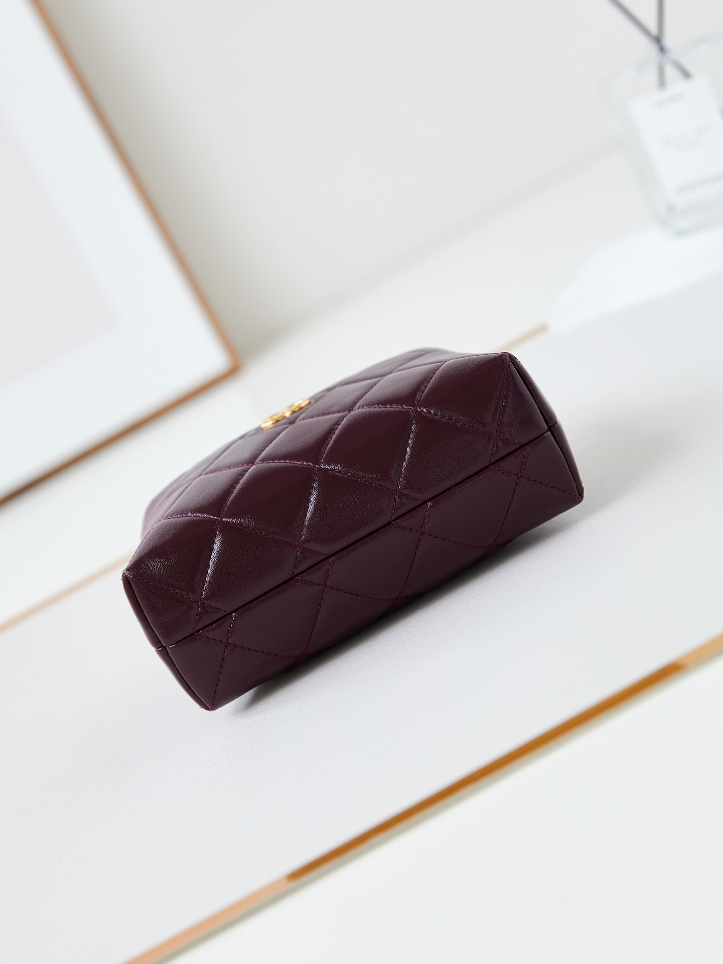 CHANEL HOBO BAG 18 IN WINE RED SOFT LAMBSKIN GOLD CHAIN
