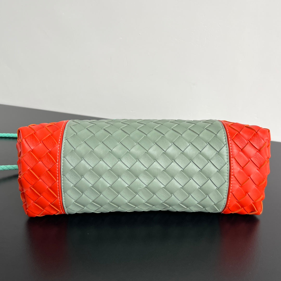 BOTTEGA VENETA EAST WEST ANDIAMO BAG 29 IN ORANGE AND LIGHT GREEN CALFSKIN