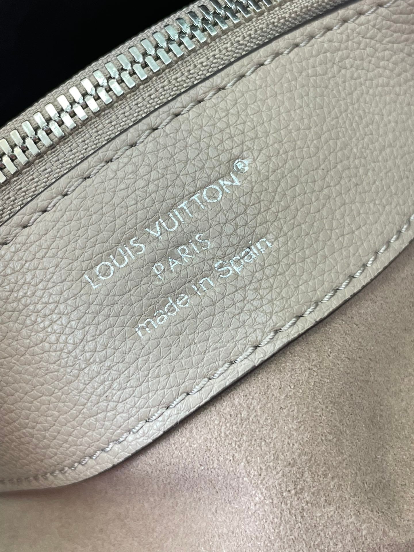 LOUIS VUITTON FLORE 28 IN GALET PERFORATED CALFSKIN