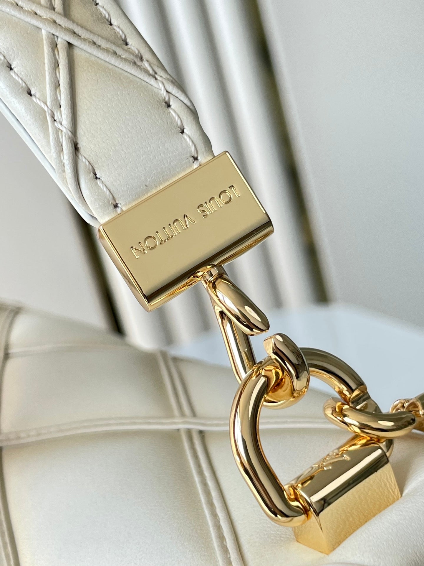 LOUIS VUITTON GO-14 PM 20 IN CREAM QUILTED LAMBSKIN GOLD HARDWARE